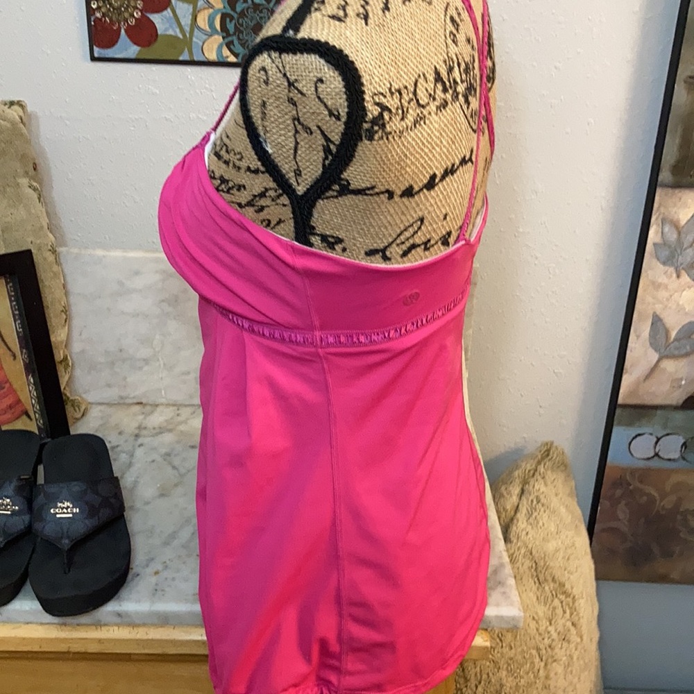 Fabulous Never Worn Lululemon Athletica Magenta 8! - Picture 6 of 9